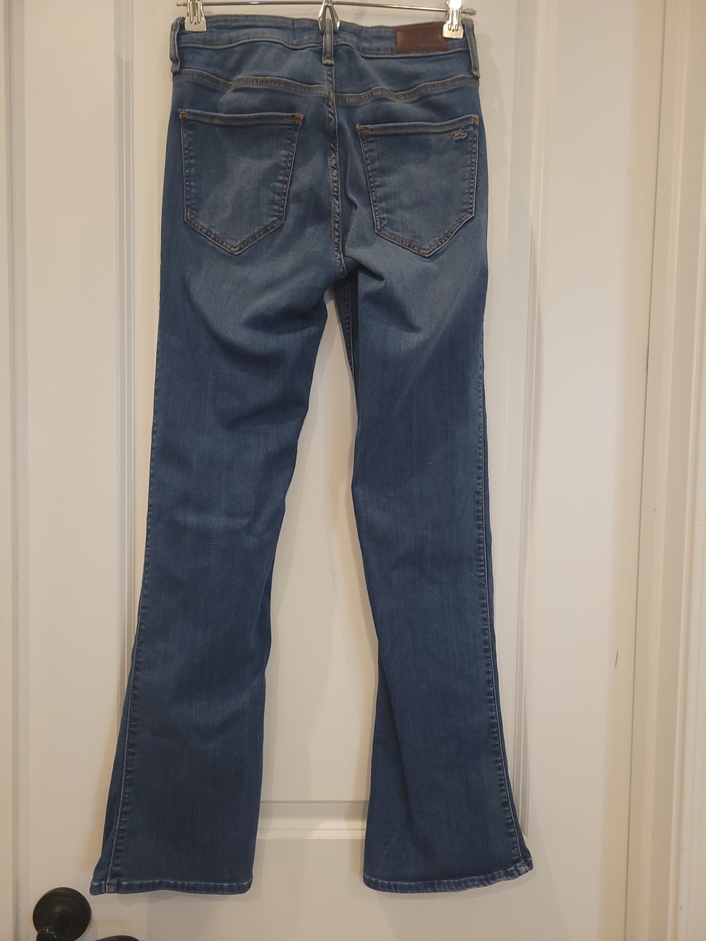 Hollister Light-Mid-Rise Boot Jeans - Picture 2 of 5